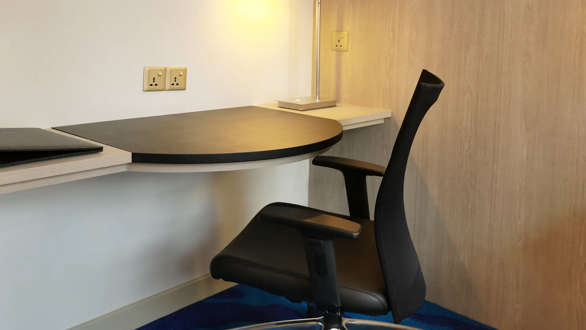 Otel Holiday Inn Express Kuala Lumpur City Centre By Ihg