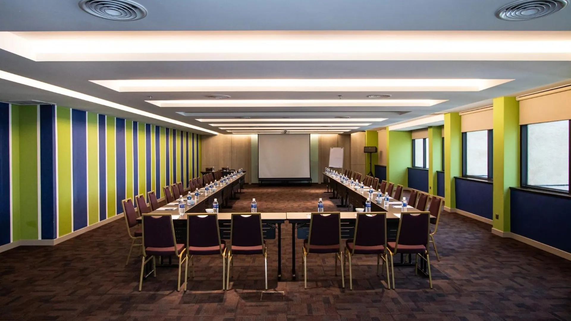 Holiday Inn Express Kuala Lumpur City Centre By Ihg 3*,