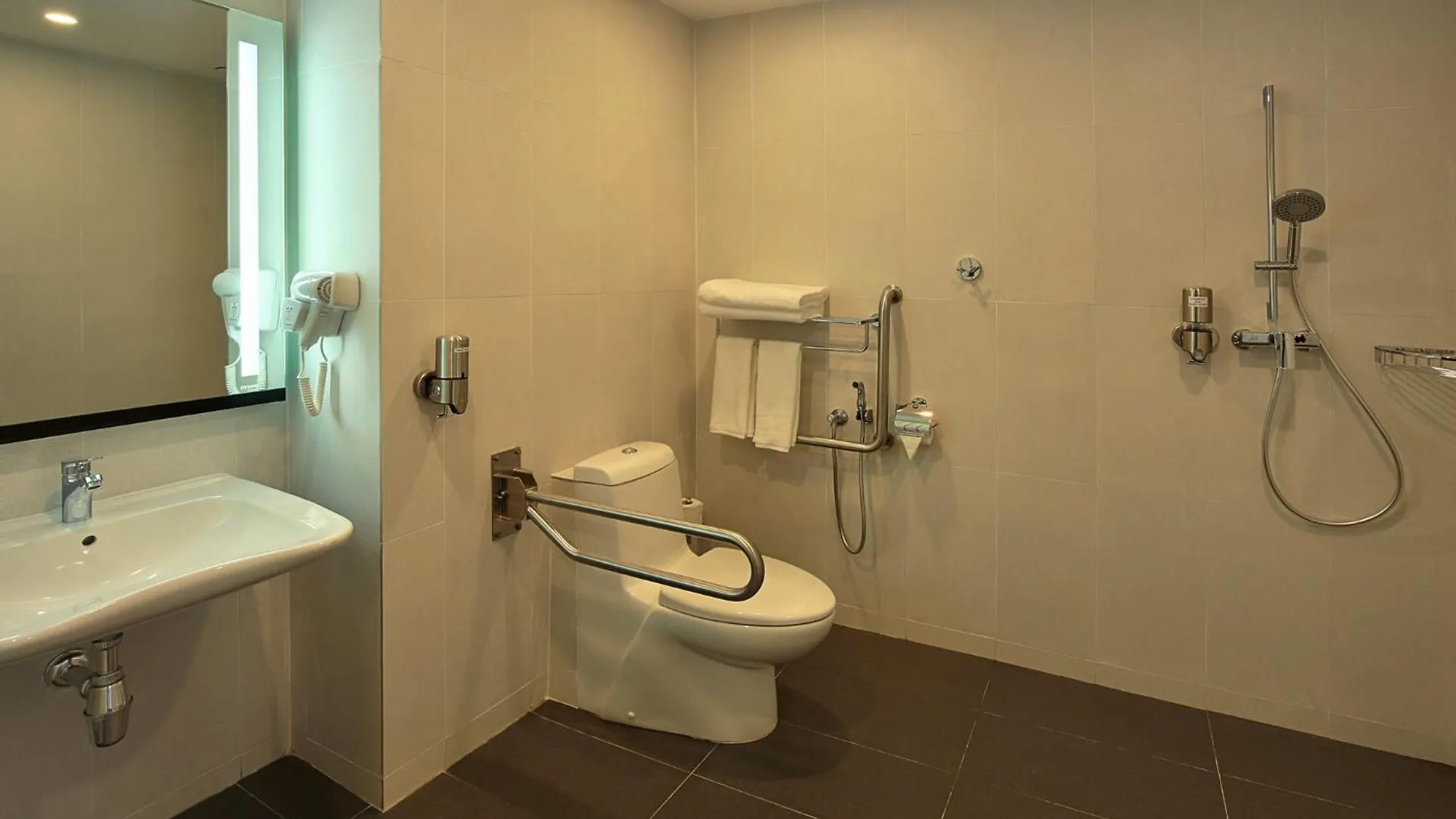 Holiday Inn Express Kuala Lumpur City Centre By Ihg 3*,